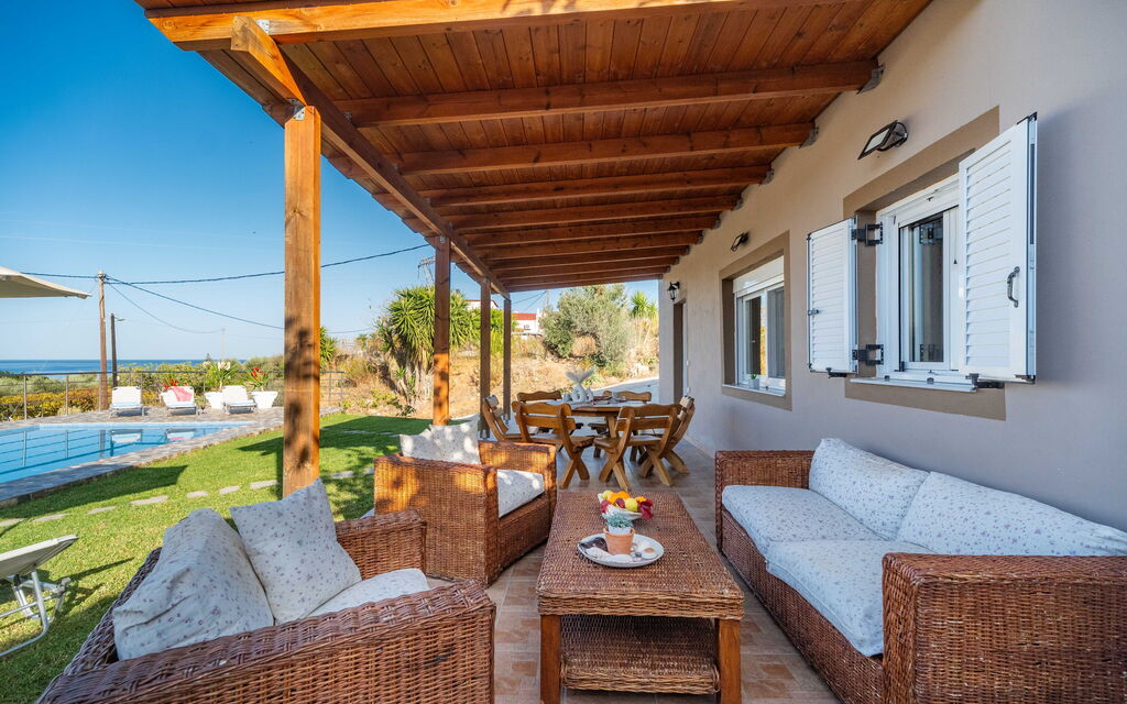 Villa Rose: Балкон / Терраса / Патио, бассейн, Взгляды, Открытый, Сад, Экстерьеры