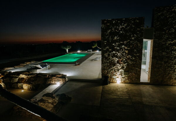 Villa Infinito: Ansichten, Außen, Balkon / Terrasse / Patio, Draussen, Schwimmbad