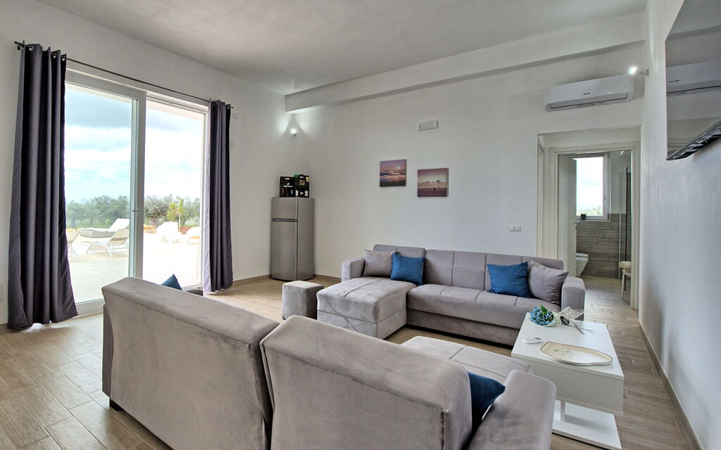 Villa Infinito: Living Room