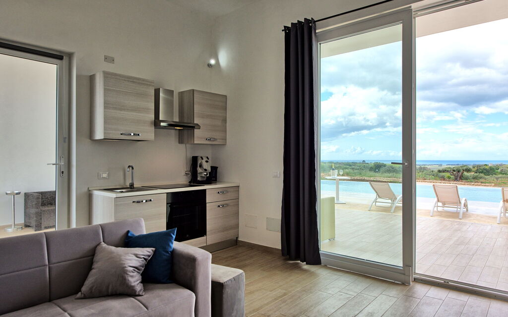 Villa Infinito: Kitchen, Living Room