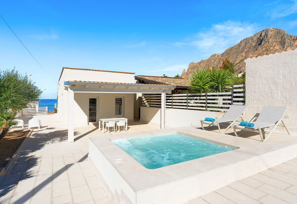 La Siesta: Building Exterior, Outdoor, Pool