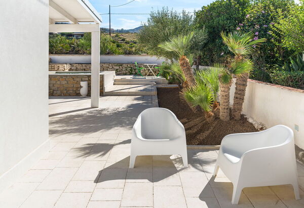 La Siesta: Building Exterior, Outdoor