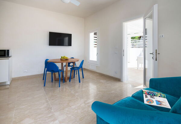 La Siesta: Kitchen, Living Room