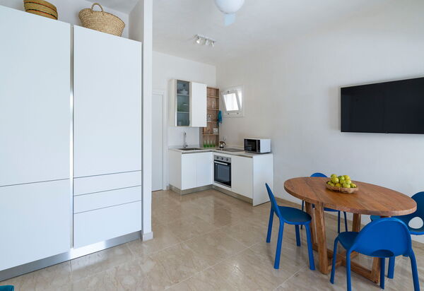 La Siesta: Kitchen, Living Room