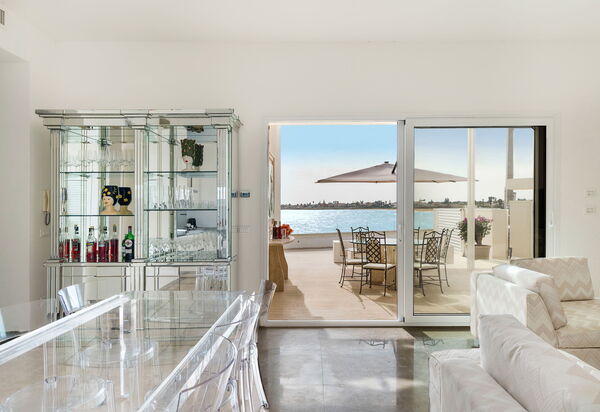 Mare Dentro: Гостиная, Столовая