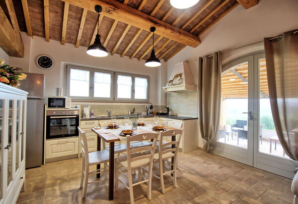 Casa Andrea: Esszimmer, Küche, Wohnzimmer