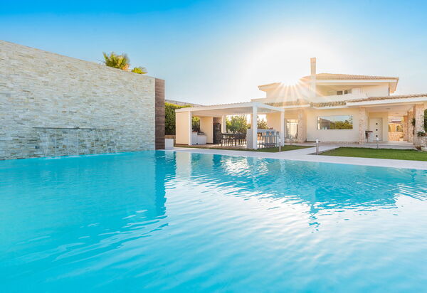 Villa Dilecta: бассейн, Открытый, Экстерьеры