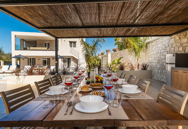 Villa Serenity: Altan / terrasse / gårdhave, Udendørs, Udvendige