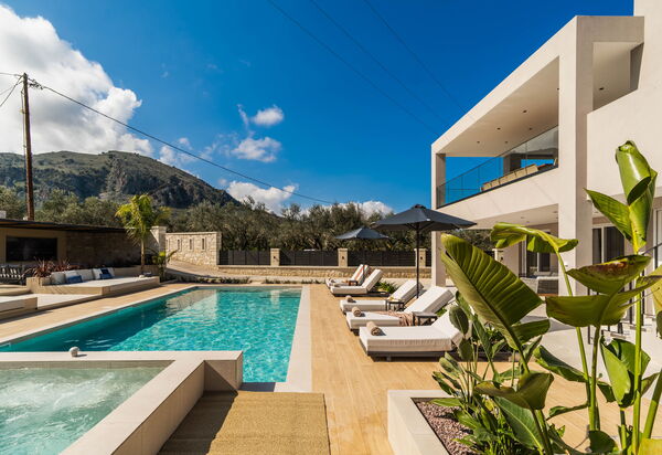 Villa Serenity: Have, pool, Udendørs