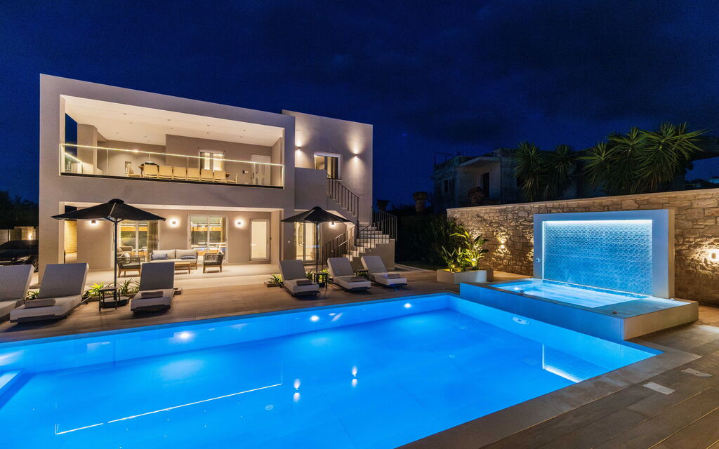 Villa Serenity: all'aperto, Esterni, Piscina