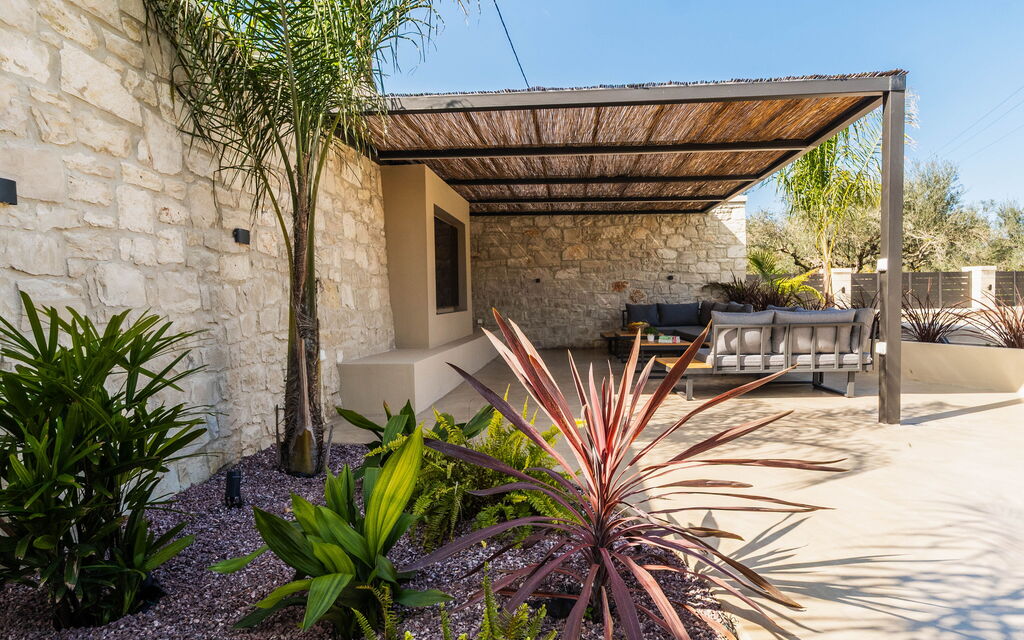 Villa Serenity: all'aperto, Balcone / Terrazza / Patio, Giardino