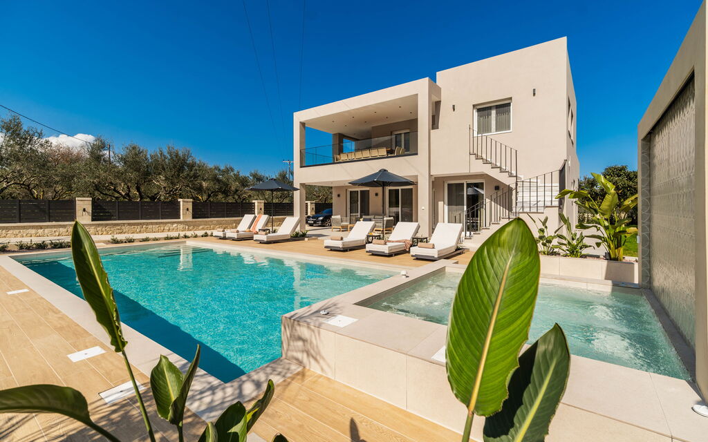 Villa Serenity: all'aperto, Esterni, Piscina