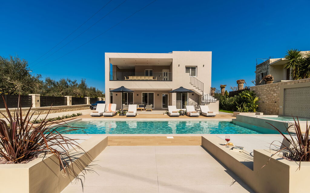 Villa Serenity: all'aperto, Esterni, Giardino, Piscina