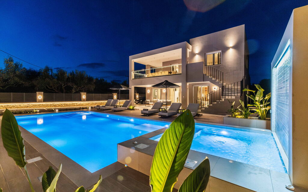 Villa Serenity: all'aperto, Esterni, Piscina