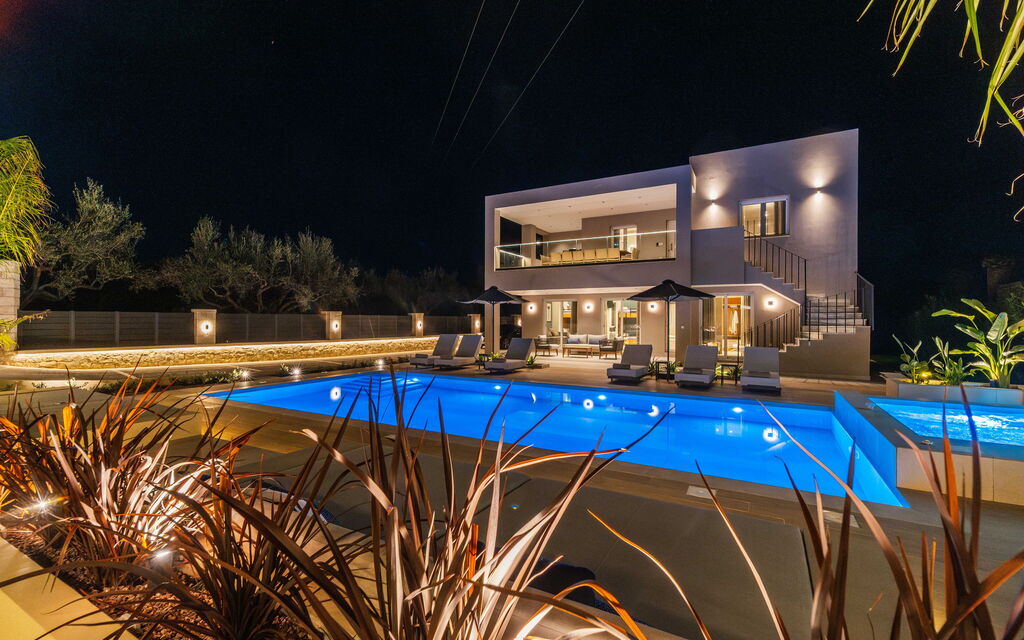 Villa Serenity: all'aperto, Esterni, Giardino, Piscina