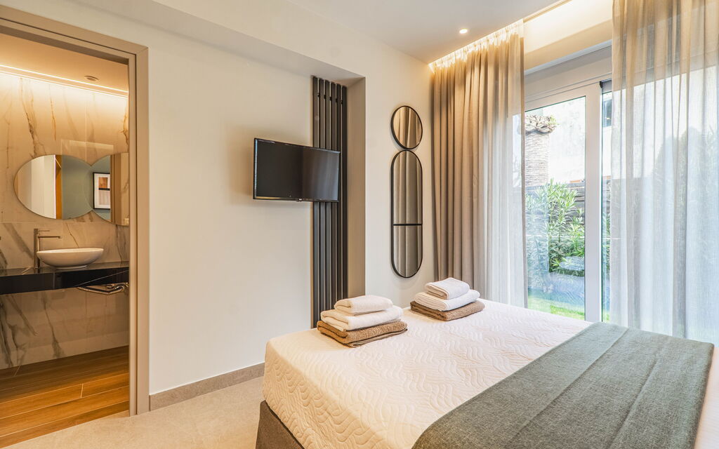 Villa Serenity: Bagno, Camera da letto