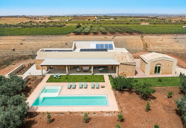 Villa Cavalè: бассейн, Взгляды, Открытый, Сад, Экстерьеры