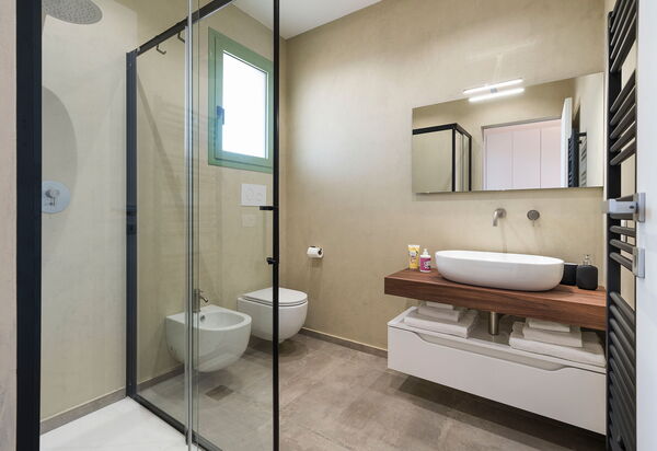 Villa Cavalè: Ванная комната