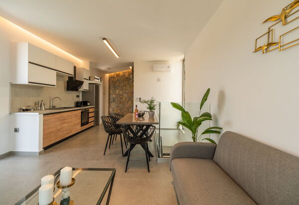 Venetian Villa: Cuisine, Salle à manger, Salon