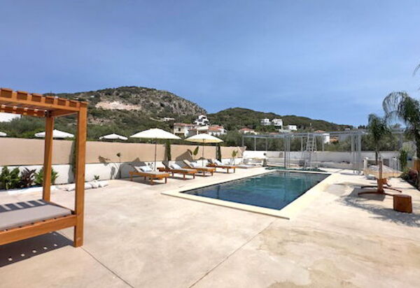 Christianna Apartments