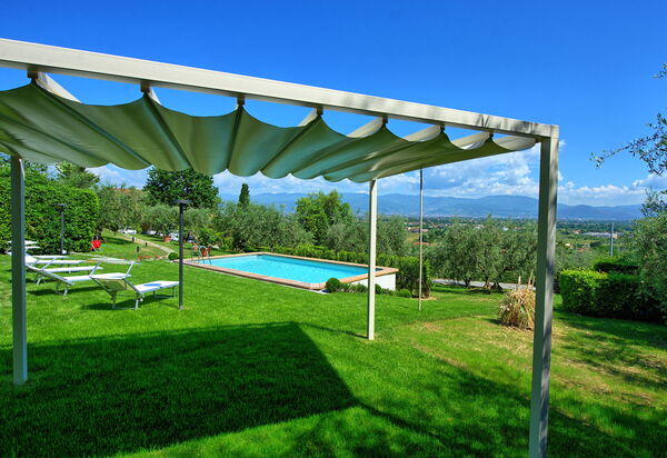 Villa Marusca: Ansichten, Außen, Draussen, Garten