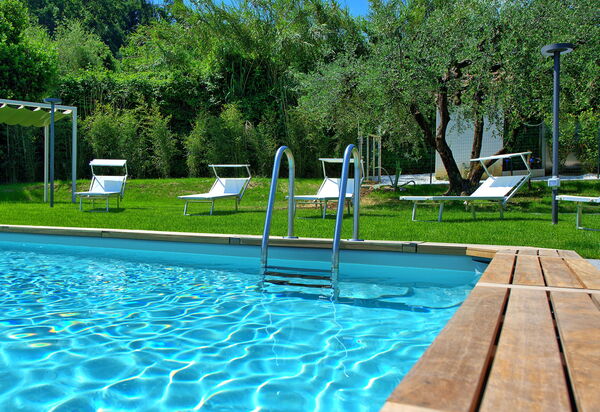 Villa Marusca: Ansichten, Außen, Draussen, Garten, Schwimmbad