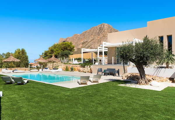 Villa Castalia: бассейн, Взгляды, Открытый, Сад, Экстерьеры