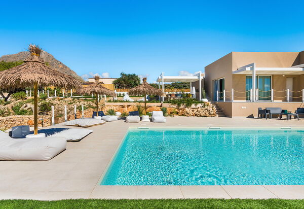 Villa Castalia: бассейн, Открытый, Экстерьеры