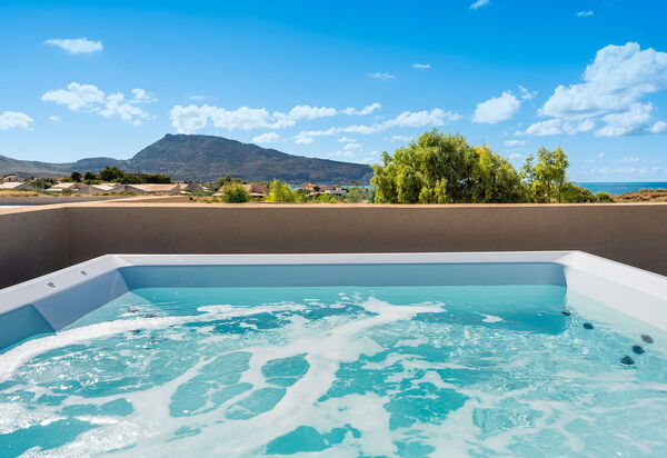 Villa Castalia: Взгляды, джакузи, Открытый, Экстерьеры