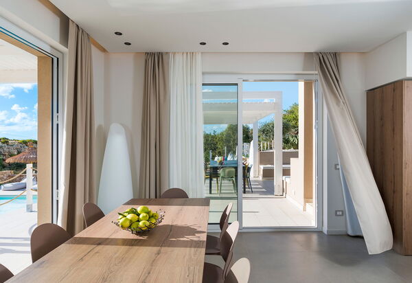 Villa Castalia: Кухня, Столовая