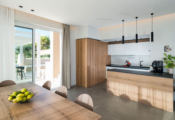 Villa Castalia: Кухня, Столовая