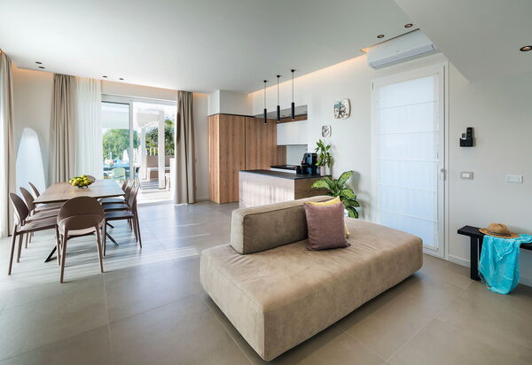 Villa Castalia: Гостиная, Кухня, Столовая