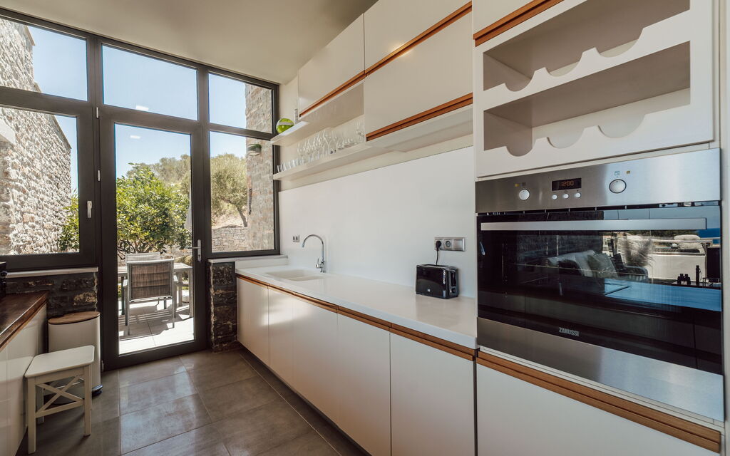 Villa Kera Panorama: Кухня