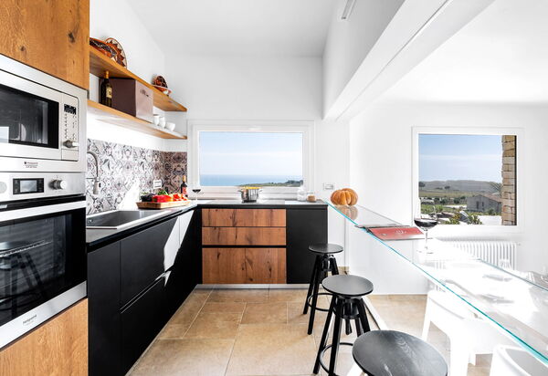Villa Erakle: Kitchen