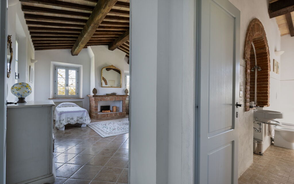 Casale Delle Mele: Bathroom, Bedroom