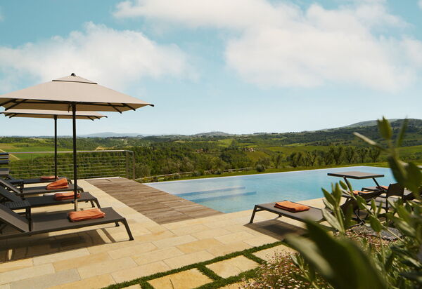 Villa Elmi: Ansichten, Außen, Draussen, Garten, Schwimmbad