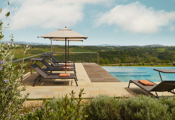 Villa Elmi: Ansichten, Außen, Draussen, Garten, Schwimmbad