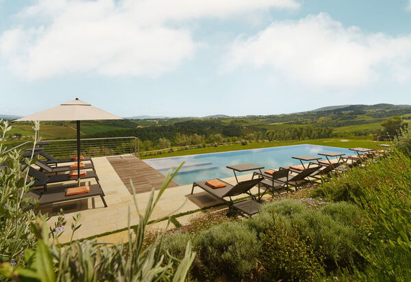 Villa Elmi: Ansichten, Außen, Draussen, Garten, Schwimmbad