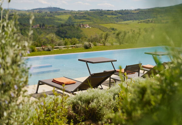 Villa Elmi: Ansichten, Außen, Draussen, Garten, Schwimmbad