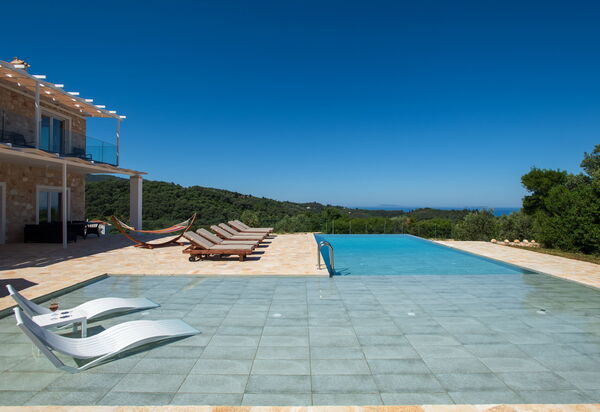 Villa Sunset: Outdoor, Pool