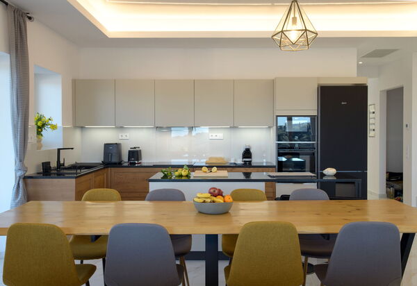 Villa Sunset: Dining Room, Kitchen