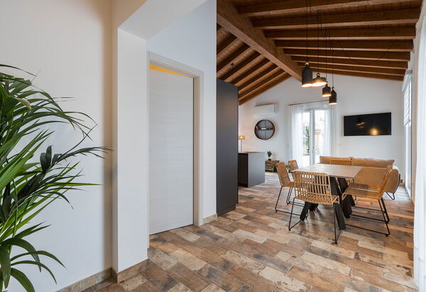 Villa Sike: Dining Room