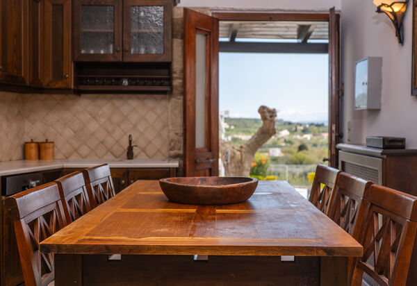 Villa Faye: Кухня, Столовая