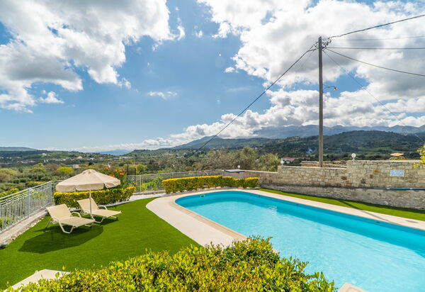 Villa Faye: бассейн, Весна, Лето, Открытый