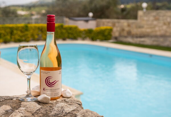 Villa Faye: бассейн, Весна, Лето, Открытый