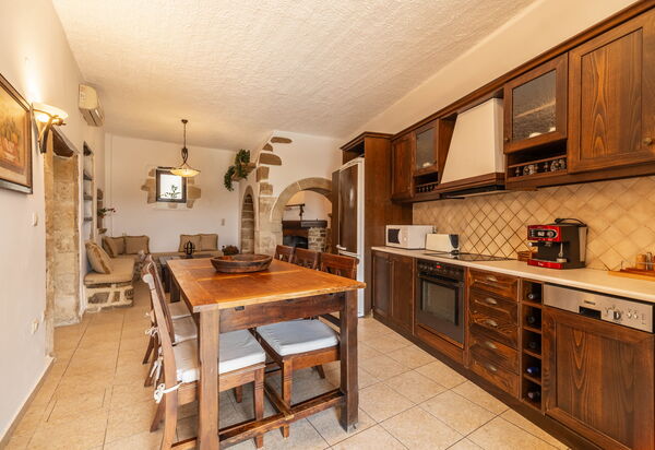 Villa Faye: Кухня, Столовая