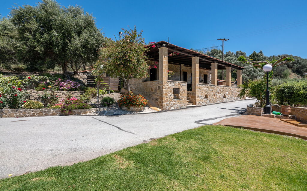 Villa Dimmare: Building Exterior, Garden, Outdoor