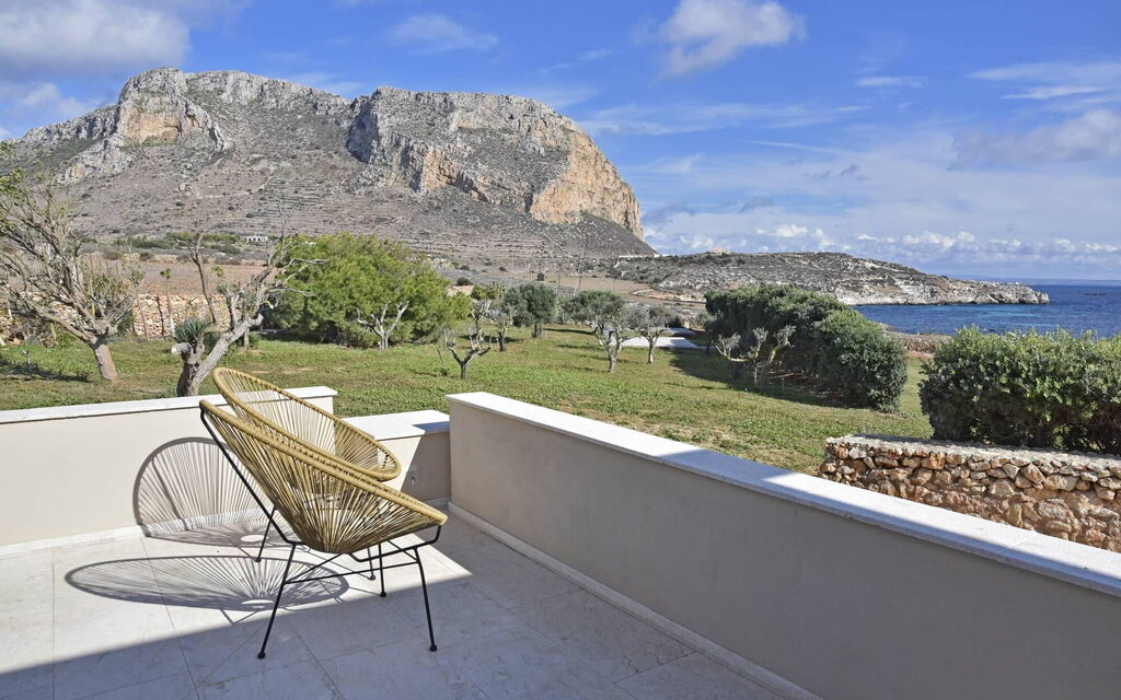 Tenuta Stornello: Balcony / Terrace / Patio, Building Exterior, Garden, Outdoor, Scenic View