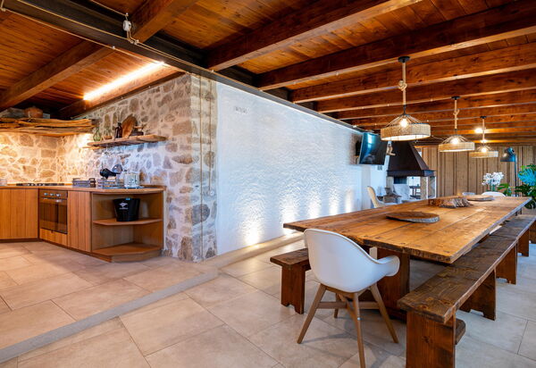 Villa Sole Tra i Ginepri: Esszimmer, Küche, Wohnzimmer