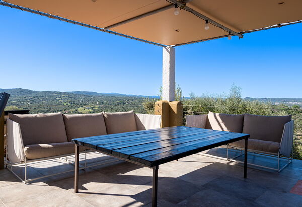 Villa Sole Tra i Ginepri: Ansichten, Außen, Balkon / Terrasse / Patio, Draussen